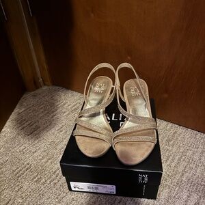 Naturalizer Tan Heels